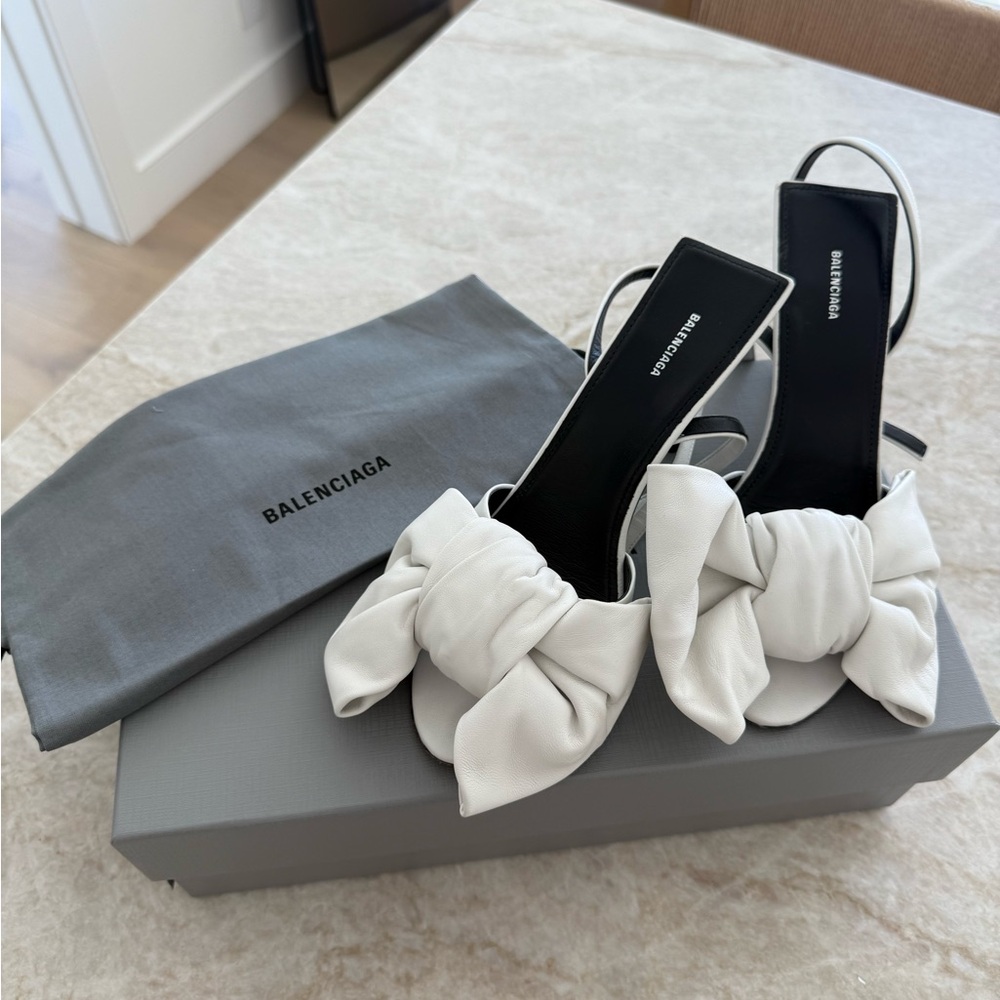 Balenciaga Cream Bow Sandals size 36